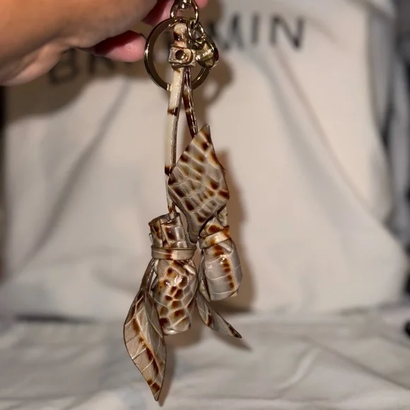 Brahmin ROSES - Picture 1 of 2